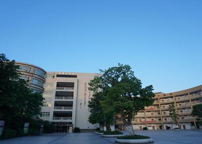 天府新區(qū)航空旅游職業(yè)學(xué)院 天府新區(qū)航空旅游職業(yè)學(xué)院