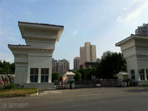 重慶市旅游學(xué)校圖片、照片