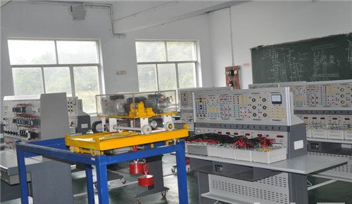 貴州省電子工業學校（貴州省國防科技工業學校）電子電工實訓室