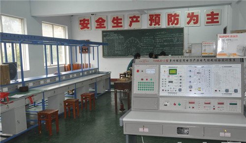 貴州省電子工業學校（貴州省國防科技工業學校）電子電工實訓室