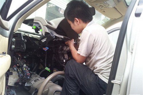 貴州省電子工業學校（貴州省國防科技工業學校）電子電工實訓室