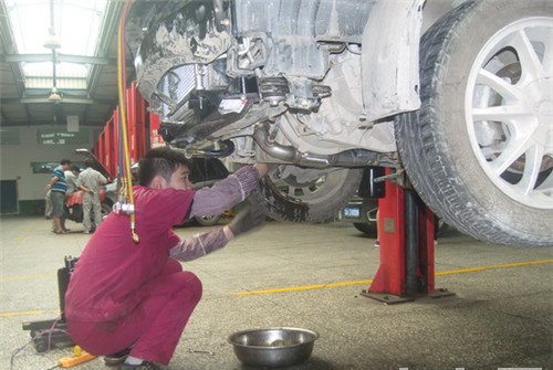 貴州省電子工業學校（貴州省國防科技工業學校）電子電工實訓室