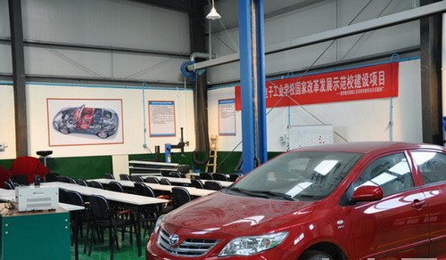 貴州省電子工業學校（貴州省國防科技工業學校）電子電工實訓室