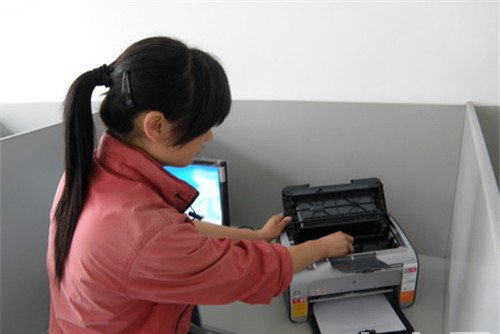 貴州省電子工業學校（貴州省國防科技工業學校）電子電工實訓室