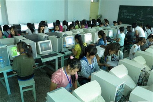 貴州省電子工業學校（貴州省國防科技工業學校）電子電工實訓室