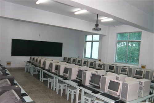 貴州省電子工業學校（貴州省國防科技工業學校）電子電工實訓室