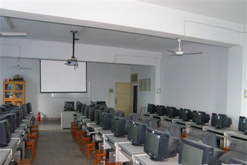貴州省電子工業學校（貴州省國防科技工業學校）電子電工實訓室