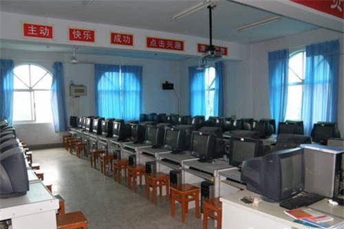 貴州省電子工業學校（貴州省國防科技工業學校）電子電工實訓室