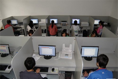 貴州省電子工業學校（貴州省國防科技工業學校）電子電工實訓室