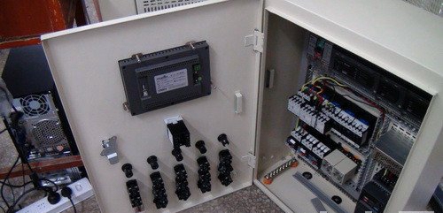 貴州省電子工業學校（貴州省國防科技工業學校）電子電工實訓室