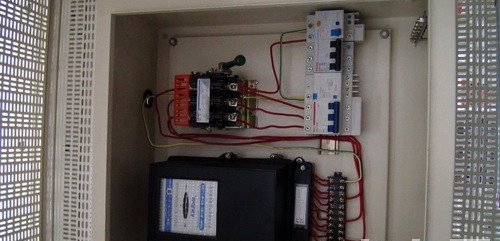 貴州省電子工業學校（貴州省國防科技工業學校）電子電工實訓室