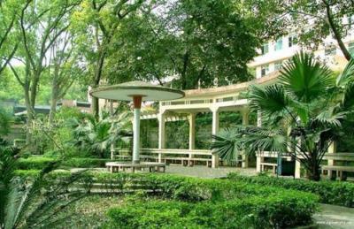 瀘州財經學校校園