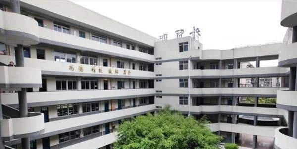 福州商貿職業中專學校校園環境1
