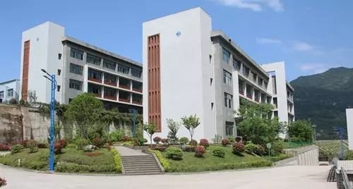 南江縣小河畜牧職業中學