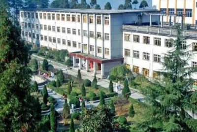 黔南民族醫學高等專科學校中專部圖片