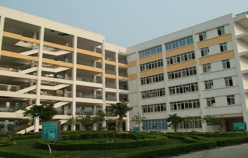 萍鄉湘東星海鐵路航空職業學校