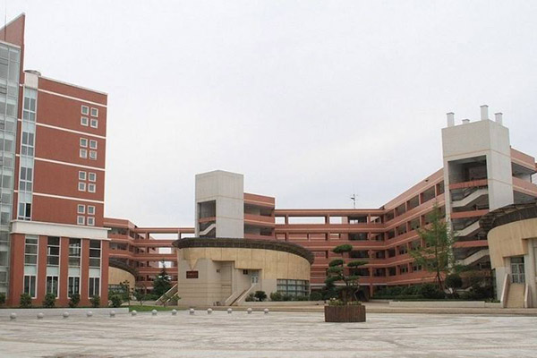四川護(hù)士學(xué)校