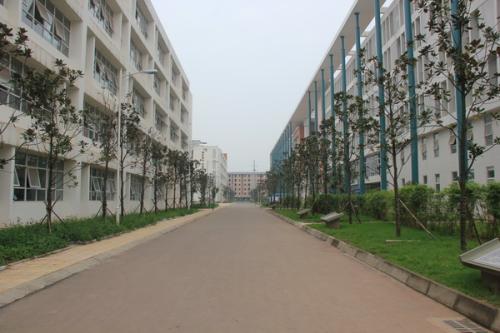 重慶市開縣巨龍中等職業(yè)技術(shù)學(xué)校
