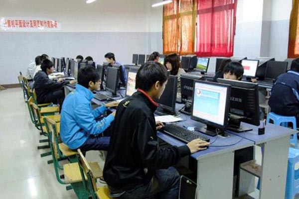 閬中市機電職業學校