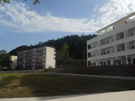 鹽亭縣八角鎮(zhèn)高級中學(xué)