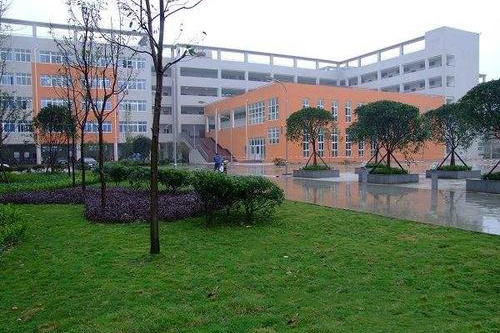四川省資中縣水南高級職業中學