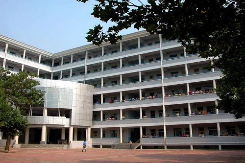 樂山東風電機廠技工學校