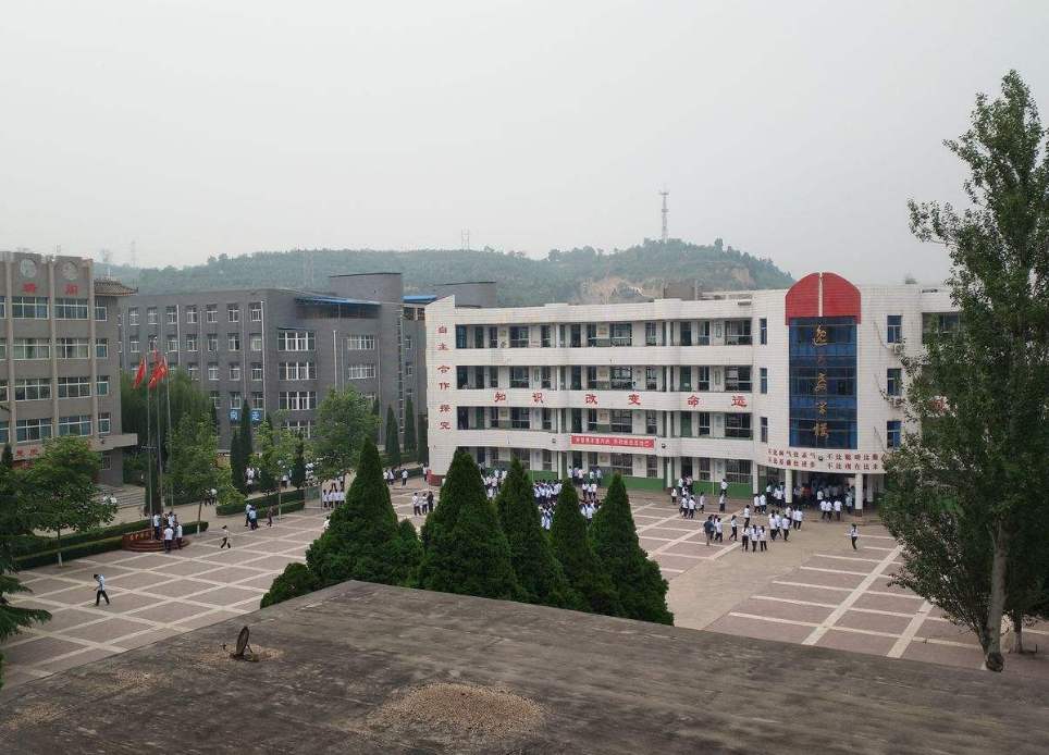隆昌金成職業(yè)學校 隆昌金成職業(yè)學校